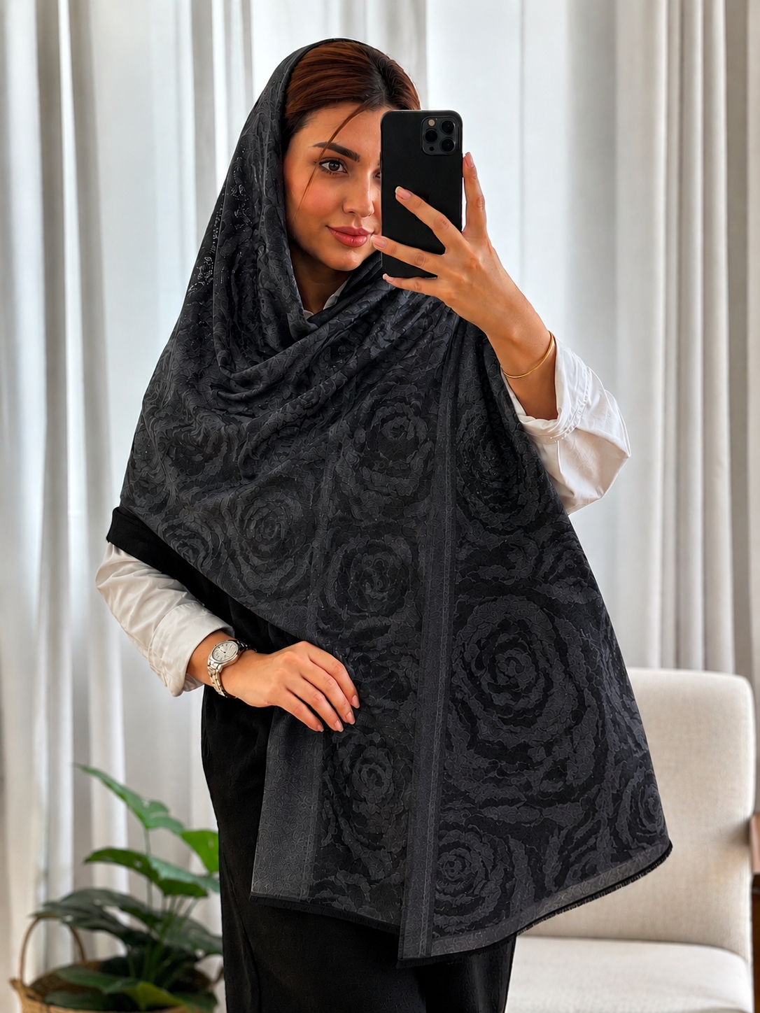 شال ژاکارد گل برجسته مشکی وارداتی