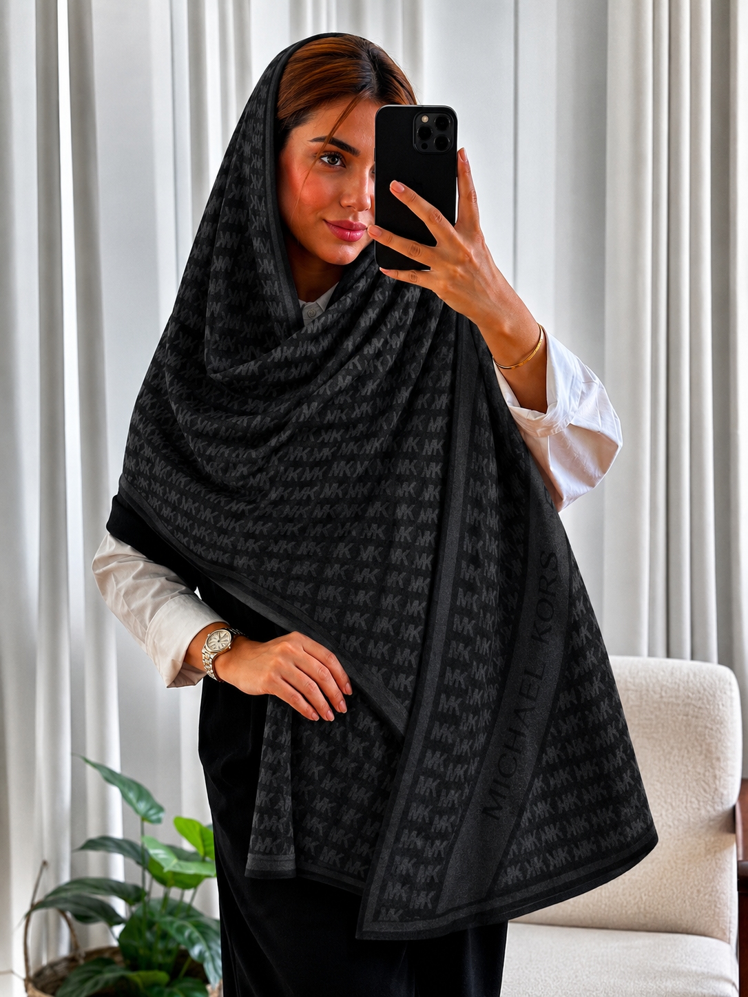 شال ژاکارد مشکی طرح MK وارداتی