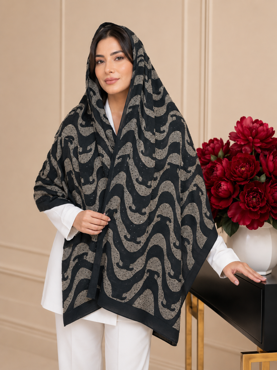 شال مجلسی زنانه ابریشم نگین دار