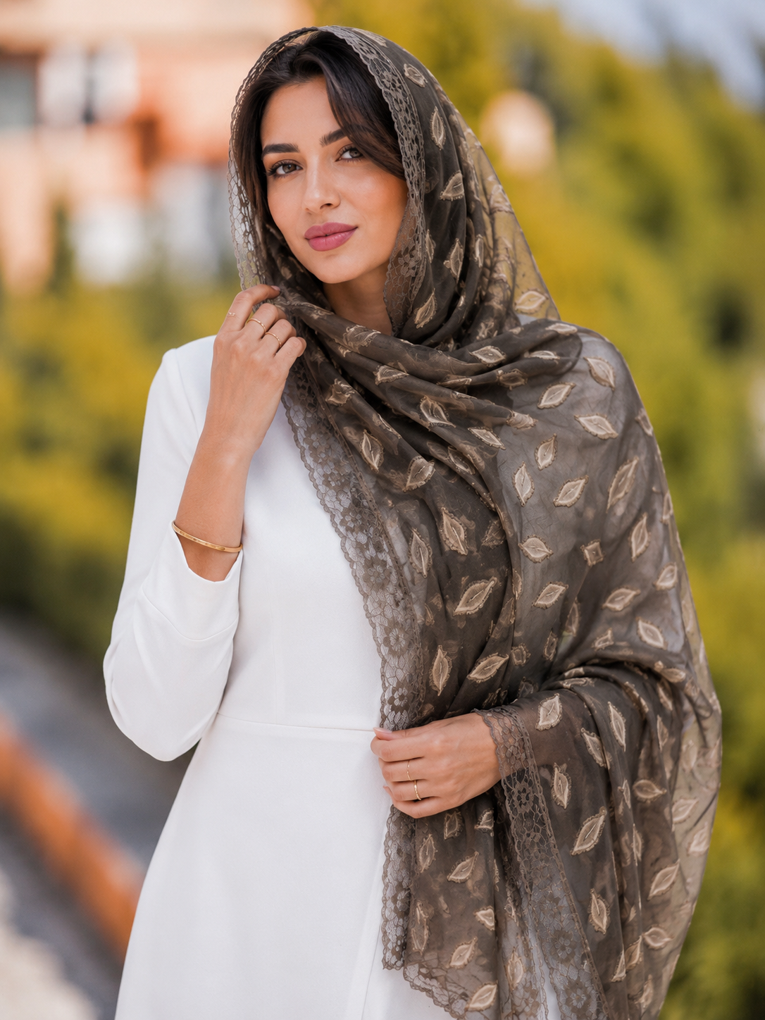 شال حریر گل برجسته دووره حاشیه تور