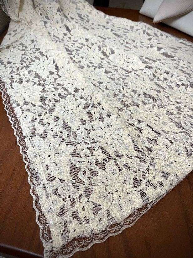 شال گیپور مجلسی زنانه مروارید دار نگینی سفید و کرم