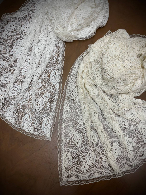 شال گیپور مجلسی زنانه مروارید دار نگینی سفید و کرم