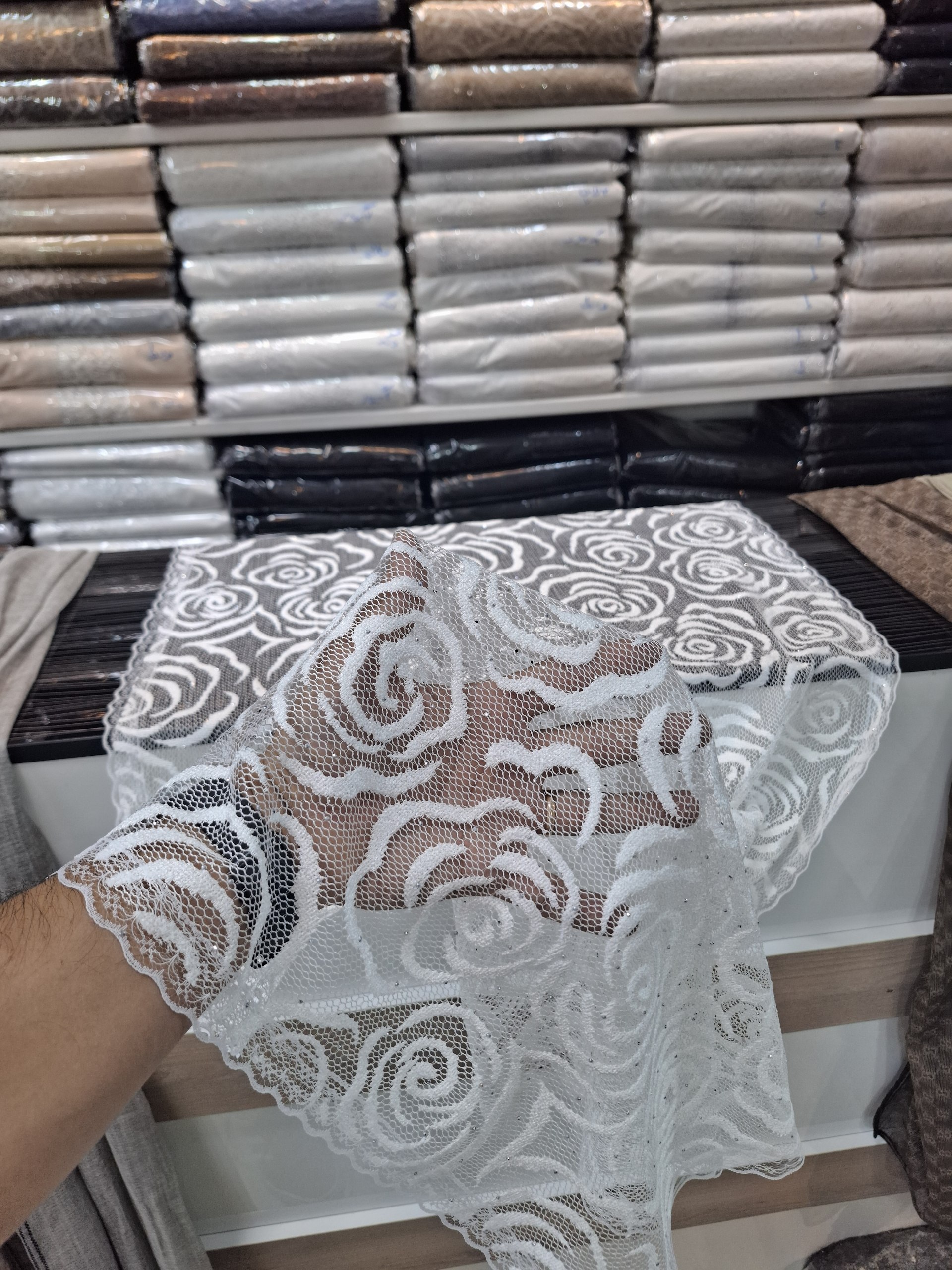 شال گیپور گلدار نگین دار مجلسی زنانه