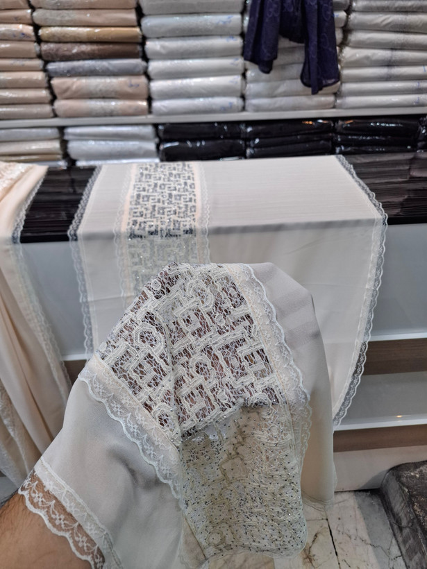 شال مجلسی زنانه نگین دار حاشیه گیپور