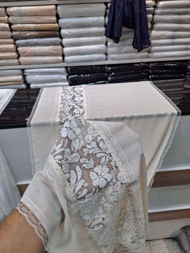 شال مجلسی زنانه نگین دار حاشیه گیپور