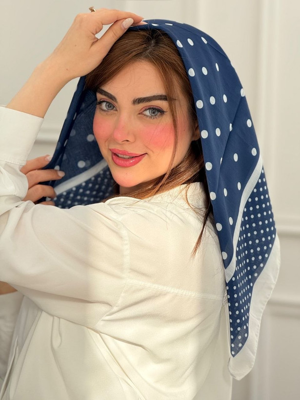 روسری سه گوش نخی توپی زنانه قواره ۹۰