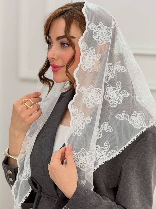 روسری دانتل سه گوش سفید مجلسی زنانه
