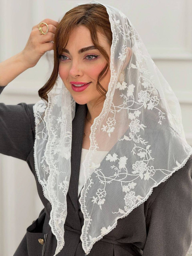 روسری دانتل سه گوش سفید مجلسی زنانه