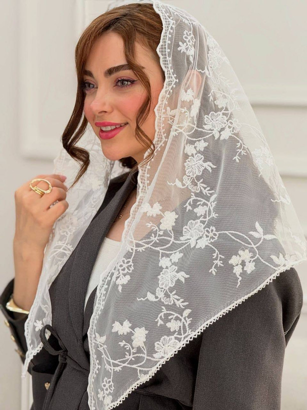 روسری دانتل سه گوش سفید مجلسی زنانه