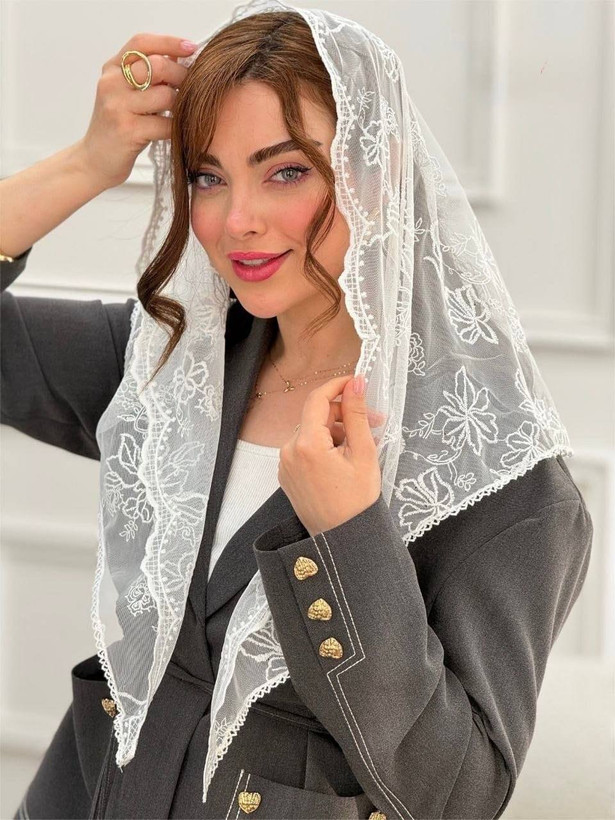 روسری دانتل سه گوش سفید مجلسی زنانه