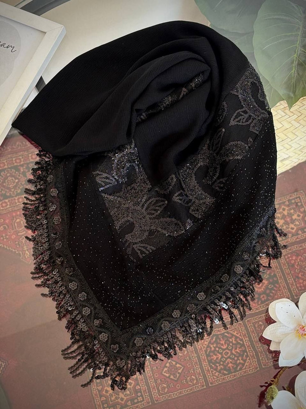 روسری درختی مشکی پولکی نگینی وارداتی قواره ۱۳۰