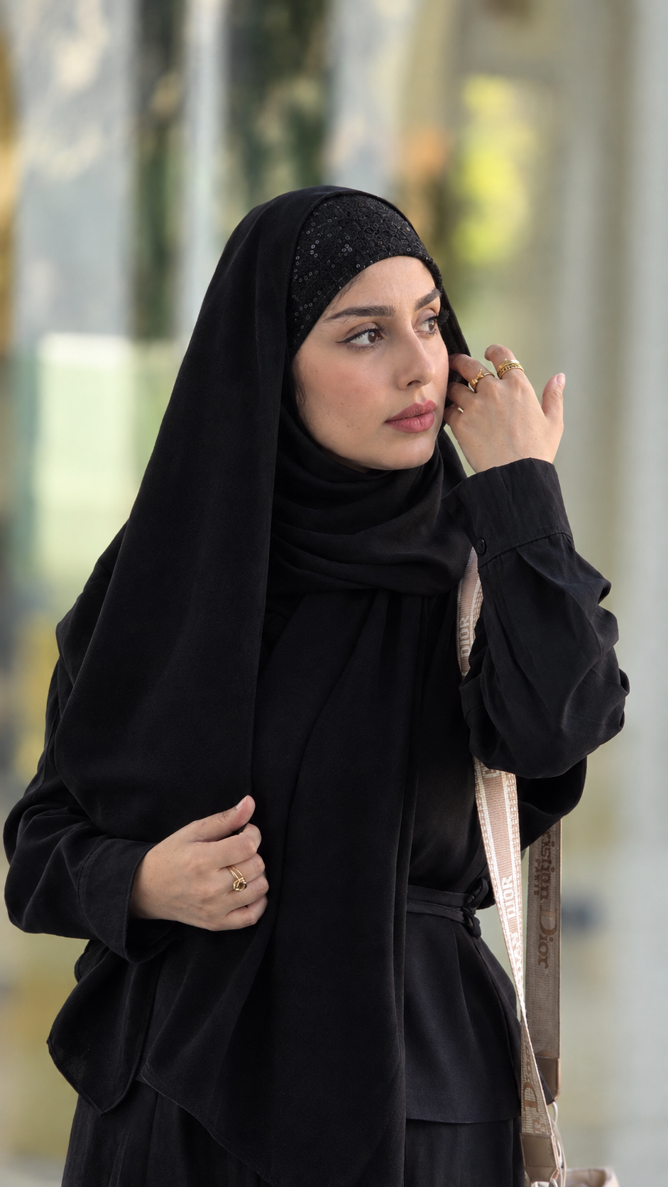 هدشال گرد مشکی لمه دار مجلسی زنانه